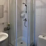 Fry House Hostel - 15Min To Dworzec Zachodni, 5Min To Klub Progresja *