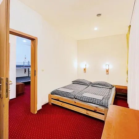 Fry House Хостел