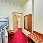 Fry House Hostel - 15Min To Dworzec Zachodni, 5Min To Klub Progresja