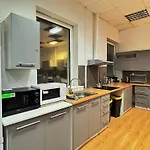 Fry House Hostel - 15Min To Dworzec Zachodni, 5Min To Klub Progresja *