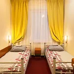 Fry House Hostel - 15Min To Dworzec Zachodni, 5Min To Klub Progresja Hostel *