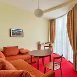 Fry House Hostel - 15Min To Dworzec Zachodni, 5Min To Klub Progresja Vandrarhem *