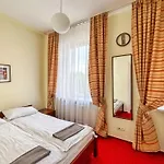Fry House Hostel - 15Min To Dworzec Zachodni, 5Min To Klub Progresja