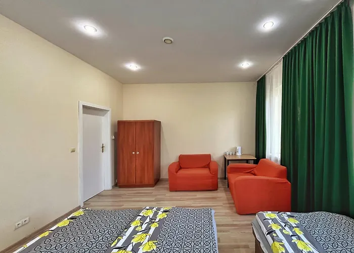 Fry House Хостел *