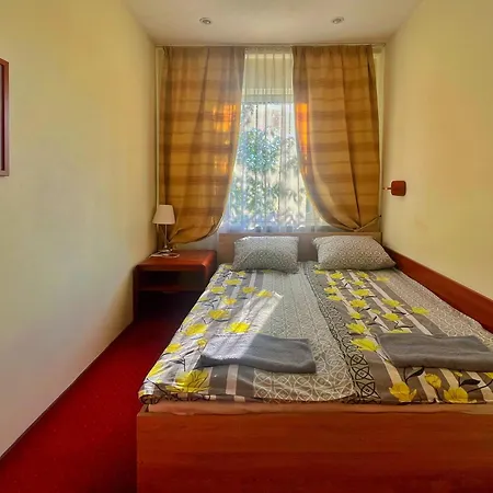 Хостел Fry House Hostel - 15Min To Dworzec Zachodni, 5Min To Klub Progresja