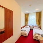 Fry House Hostel - 15Min To Dworzec Zachodni, 5Min To Klub Progresja *